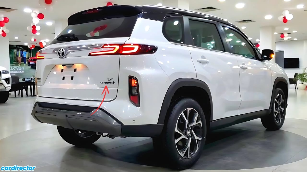 Toyota Hyrider Compact Fortuner with Luxury Look Priced at 6 Lakh